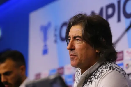 دستیار مورینیو در آستانه پیوستن به نیمکت استقلال