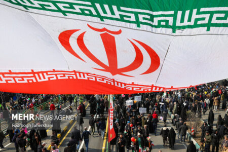 دعوت پزشکان از مردم برای حضور پرشور در راهپیمایی ۲۲ بهمن