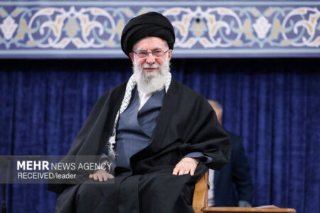 رهبر انقلاب: ناوهای آمریکایی مصون از پاسخ نیستند