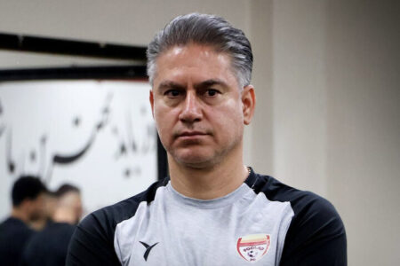 سرمربی فولاد خوزستان به نشست خبری قبل از بازی با خیبر نیامد