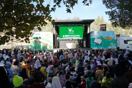 سفر تماشاخانه سیار کانون پرورش فکری کودکان در دل آب‌های خلیج فارس