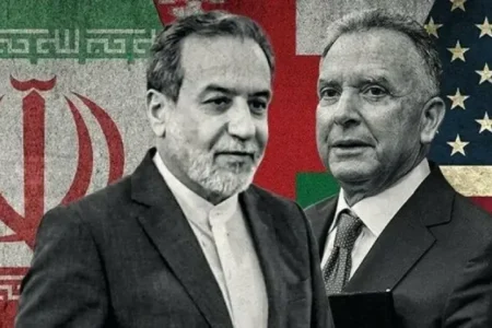 سوغاتی عراقچی از ایران برای ویتکاف+ عکس