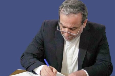 شجاعانه از حاکمیتمان دفاع می‌کنیم و با همان شجاعت به میزمذاکره می‌رویم