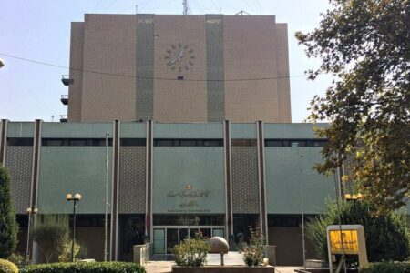 ضرورت خرید کتاب‌های جدید برای کتابخانه دانشگاه تهران؛ خرید ۴۵ نسخه خطی