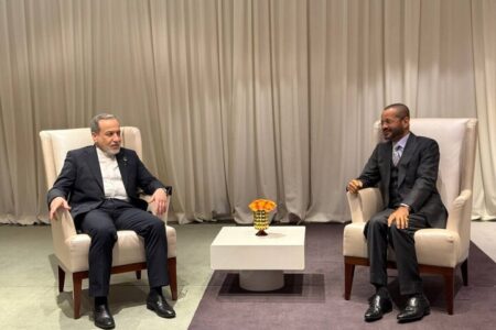 عراقچی با وزیر خارجه عمان دیدار کرد