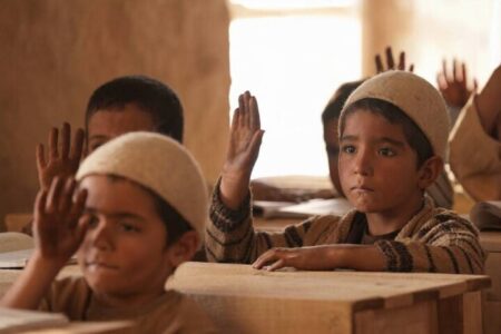 فرار از دام بیوگرافی‌های قهرمان‌محور؛ در «کوچ» قهرمان نمی‌بینید