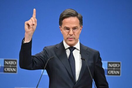 مارک روته: اوکراین به مهمات بیشتری نیاز دارد!