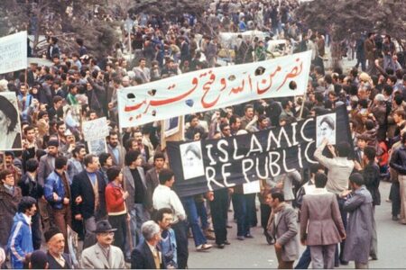 نسبت کرامت با آزادی در شعارهای انقلاب ۵۷/«آزادی» تنها یک حق سیاسی نیست