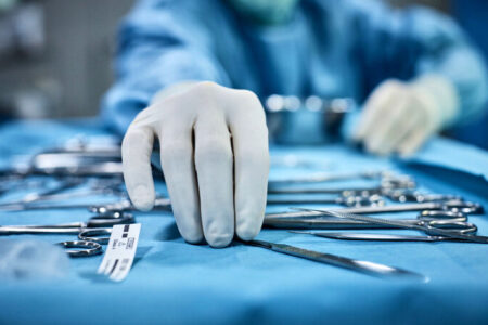 هشدار درباره تبلیغات غیرمجاز وگمراه‌کننده  اعمال زیبایی