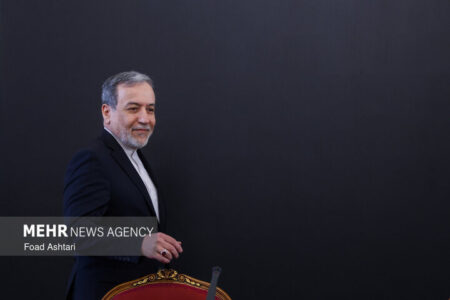 ورود وزیر امور خارجه کشورمان به مسقط