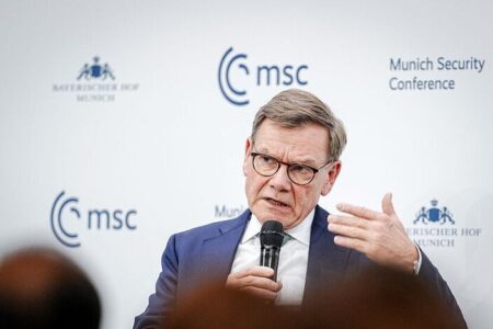 پاریس درباره «حاکمیت اروپایی» حرف‌های زیادی می‌زند، اما هزینه نمی‌کند