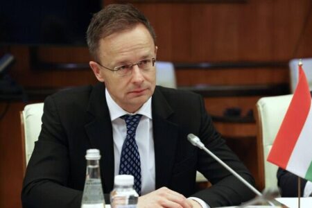 پاسخ عملی مجارستان به باج‌گیری اوکراین