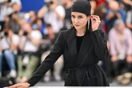 پریناز ایزدیار صداوسیما را تحریم کرد+ عکس