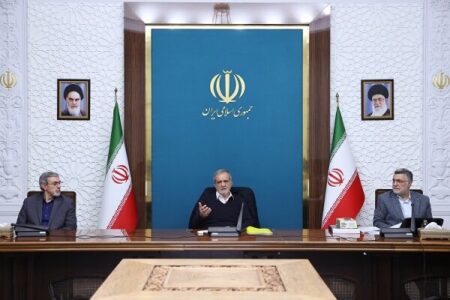 پزشکیان: سلامت مردم خط قرمز است و تعلل در درمان پذیرفتنی نیست