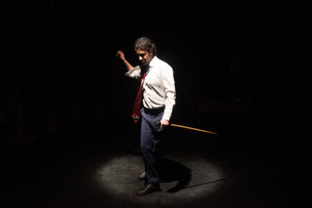 چالش همزمان بازی و کارگردانی/ مرثیه‌ای کمدی برای آرامش از دست رفته!