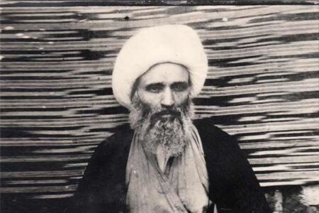 کدام مرجع تقلید همراهی با مخالفان مشروطه را محاربه با امام زمان دانست؟