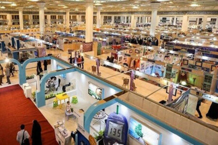 کودکان و بزرگسالان در جریان زندگی با آیه‌ها در نمایشگاه قرآن