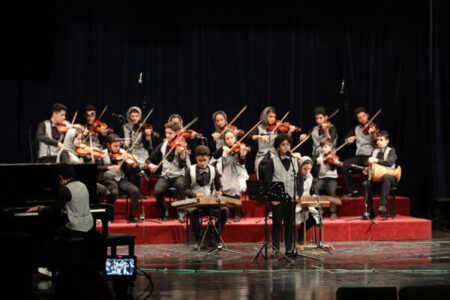 کودکان و نوجوانان چراغ اجراهای موسیقی فجر روشن می‌کنند