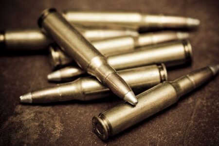 ۲۸۰۰ فشنگ جنگی در شهرستان شادگان کشف و ضبط شد