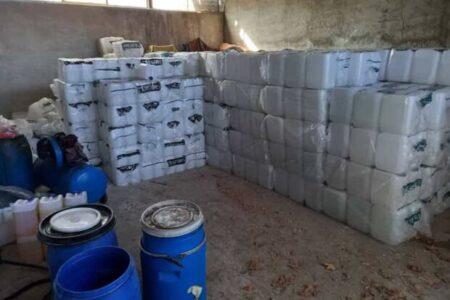 ۷۴۰۰ لیتر روغن موتور تقلبی در شهریار کشف شد