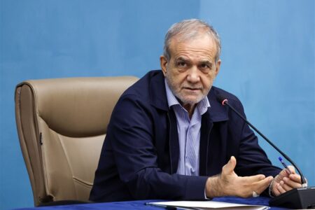 بازدید سرزده پزشکیان از زنجیره تأمین کالاهای اساسی