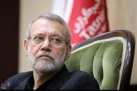 شهید لاریجانی با قدرت و صلابت متجاوزان به کشور را رسوا و تحقیر کرد