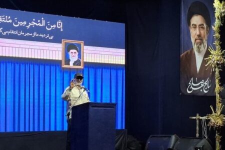 اقتدار ملی و وحدت زیر پرچم عامل شکست توطئه‌ها است