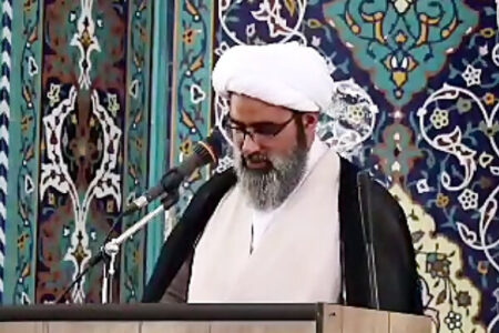 امام جمعه ملارد: هرکس لفظاً یا عملاً تفرقه بیندازد خیانت کرده است