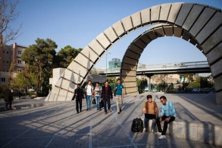 تلاش برای حفظ ارتباط با دانشجویان خارجی در دوره قطعی اینترنت