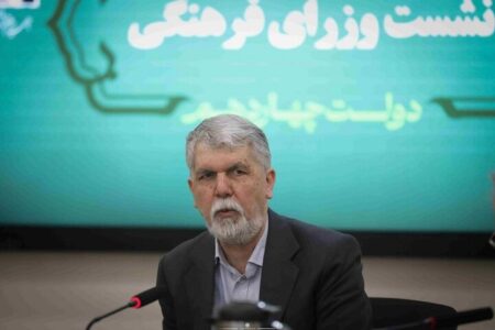 جامعه ایرانی با تکیه بر دینداری و مقاومت یک سرمایه‌ بزرگ برای کشور است