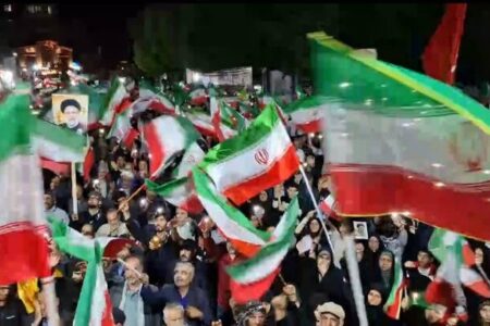 حضور شبانه مردم مینودشت ادامه دارد؛ خیابان‌ها در اختیار شهروندان