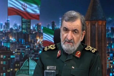 رضایی: ملت ایران در حال رقم زدن برگ زرینی دیگر است