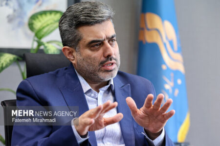 روایت آقای مدیر از «شوک‌های بزرگ»؛ هنرمندان را با عملکردشان قضاوت کنیم