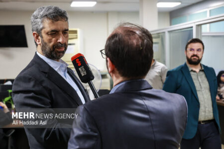 طباطبایی: دولت برای مهار تورم و حمایت معیشتی برنامه دارد
