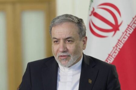 عراقچی: ما ایرانیان هرگز در برابر هیچ فشار یا تهدیدی سر خم نمی‌کنیم