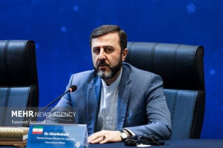 غریب‌آبادی: جهانی بودن جام جهانی با گزینش سیاسی سازگار نیست