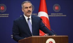 فیدان، ناتو را در جریان تلاش‌های آنکارا درباره اوکراین قرار می‌دهد