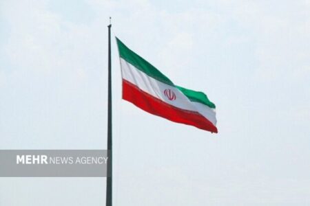 ملت ایران در برابر زیاده‌خواهی دشمنان تسلیم ناپذیر است