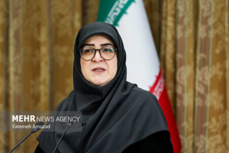 مهاجرانی: تداوم وضعیت جنگی در دولت/ اینترنت از حقوق مردم است