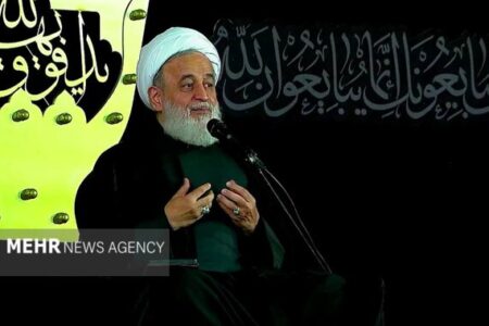هشدار استاد پناهیان درباره «تنبلی فکری»/ رهبر شهید تحول خواه بودند