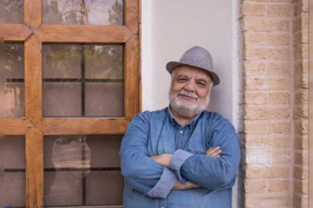 وداع با نقاش پرتره‌های ماندگار؛ پیکر علی خسروی در میان یارانش تشییع شد