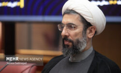 وظیفه اصحاب هنر و رسانه جلوگیری از زوال روایت هاست