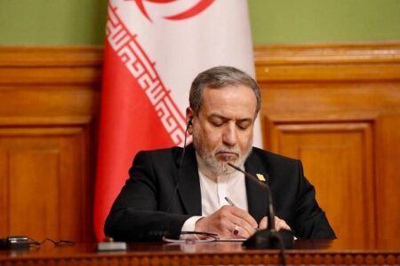 پیام تسلیت وزیر امور خارجه به مناسبت درگذشت اقتصاددان برجسته ایرانی