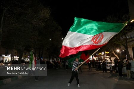 ۷۰ شب بعثت ملی؛ حماسه پرچم‌گردانی در بام ایران ادامه دارد
